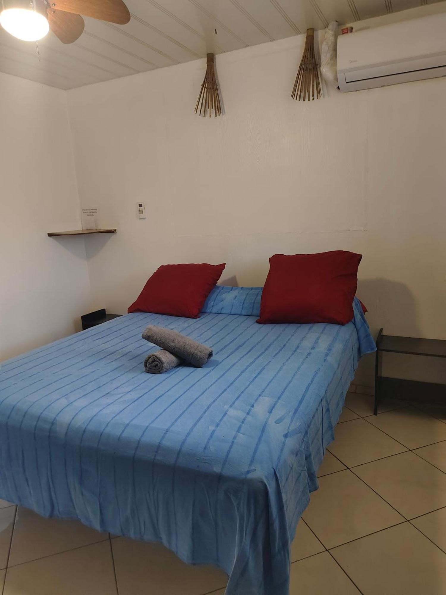 Fare Ara Location Huahine Hotell Exteriör bild